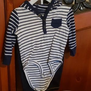 Carter's 2-piece outfit